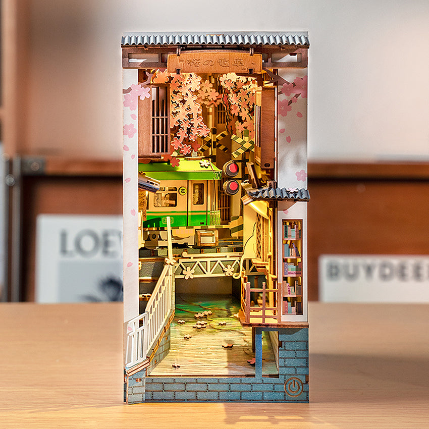 Sakura Densya Book Nook Kit